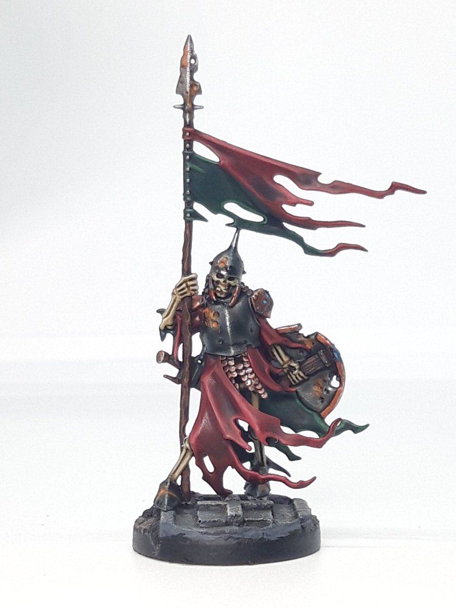 JacobCave3's tweet photo. #miniaturemonday means more finished models. Looking forward to when the new kit for these bad boys is released. Also I hate taking group shots and need  a better light box!
#warhammer #WarhammerCommunity #ageofsigmar #cursedcity #warmongers #deathrattle #soulblightgravelords https://t.co/HVfqBFVyXG