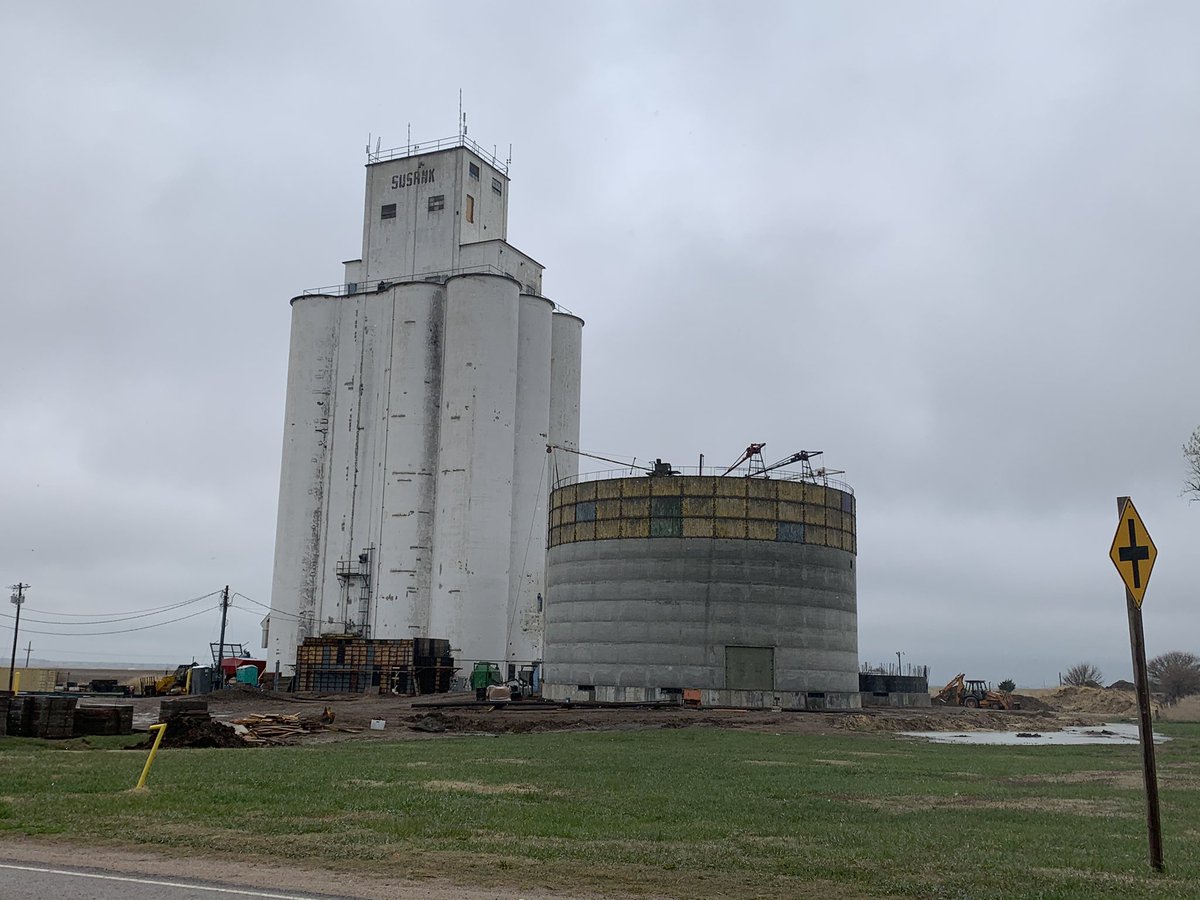 American_Plains's tweet photo. A little “before” and “now” action for you on our Susank upgrades! #greatbendcoop #susank #solutionsforgreatness https://t.co/FXA86bDgK8