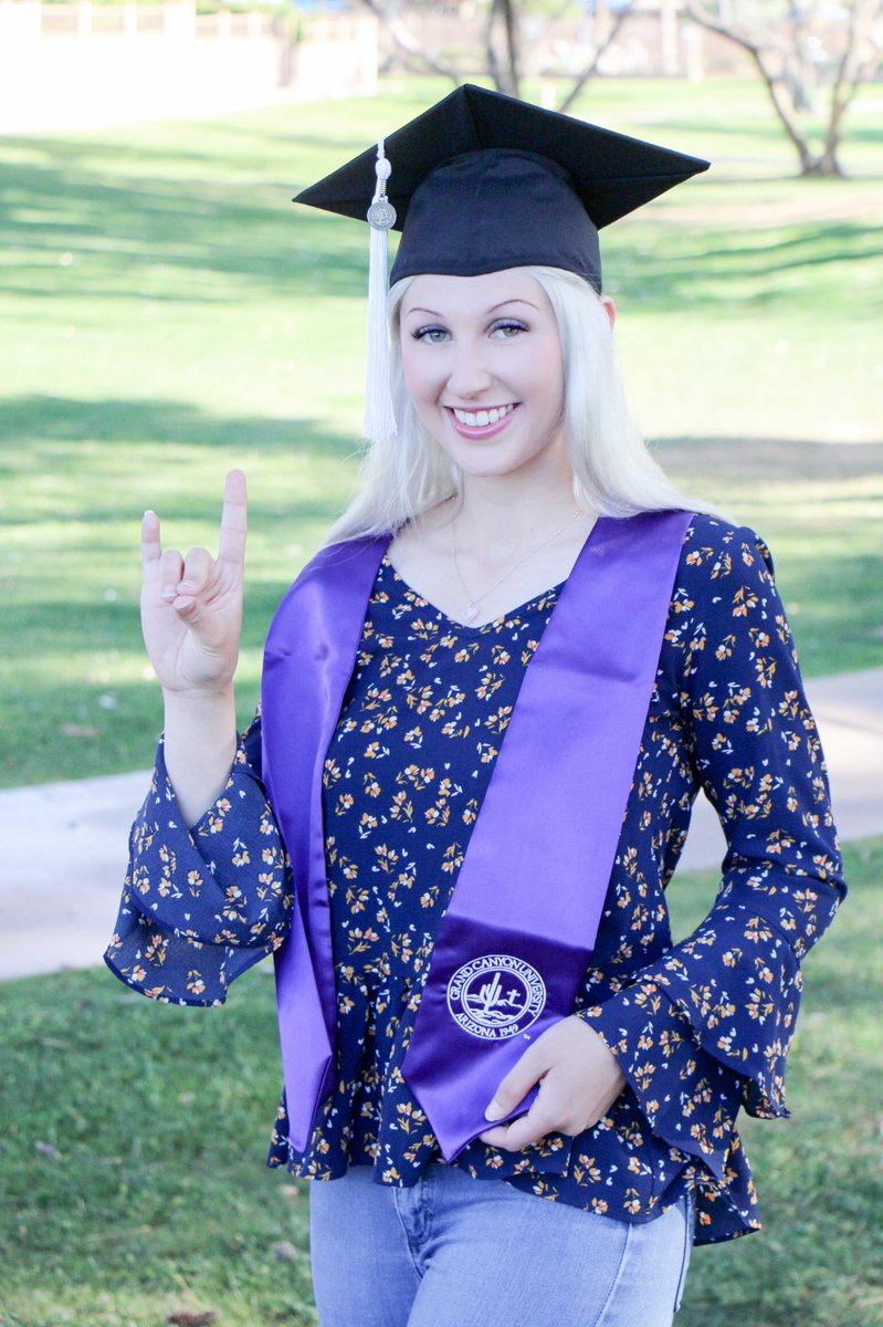 DebColoma's tweet photo. so proud of you @bellaroessle you are my heart 💜 keep singing ur song my beautiful songbird #GCU2021 @GCU_Lopes https://t.co/zxkXYJ7Yth