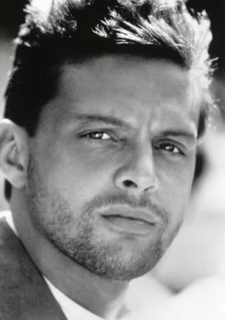 adriscab's tweet photo. #FelizcumpleañosLuismiguel #FELIZCUMPLEAÑOSLUISMIGUEL
@ClubesWarner  @ContigoalaDist https://t.co/zTikOdQMV3