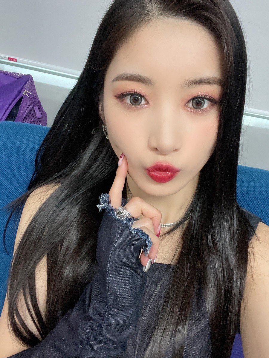 thinking about stray kiss (@purpkids) on Twitter photo 