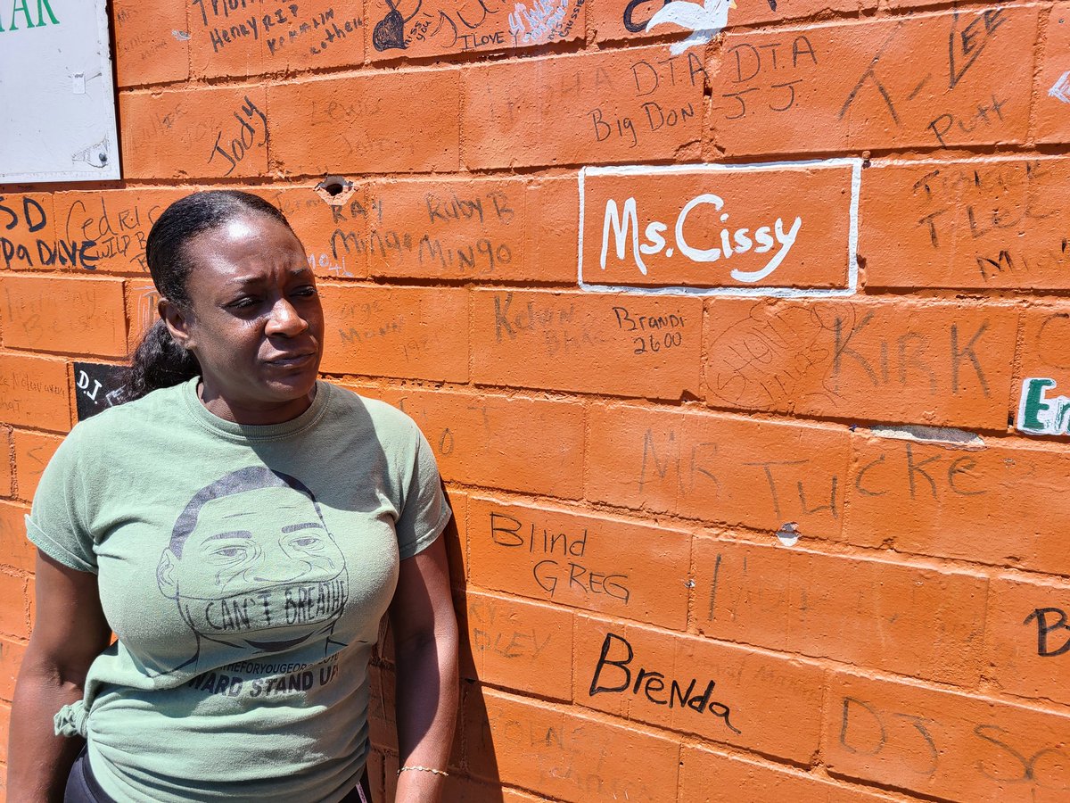 Kim, who spent some time speaking with me at Scott Food Store in 3rd Ward, the location of George Floyd's mural in the previous tweet. Around the corner is a wall displaying names of people from the community whose lives have been lost. "Ms. Cissy" is dedicated to Floyd's mother.