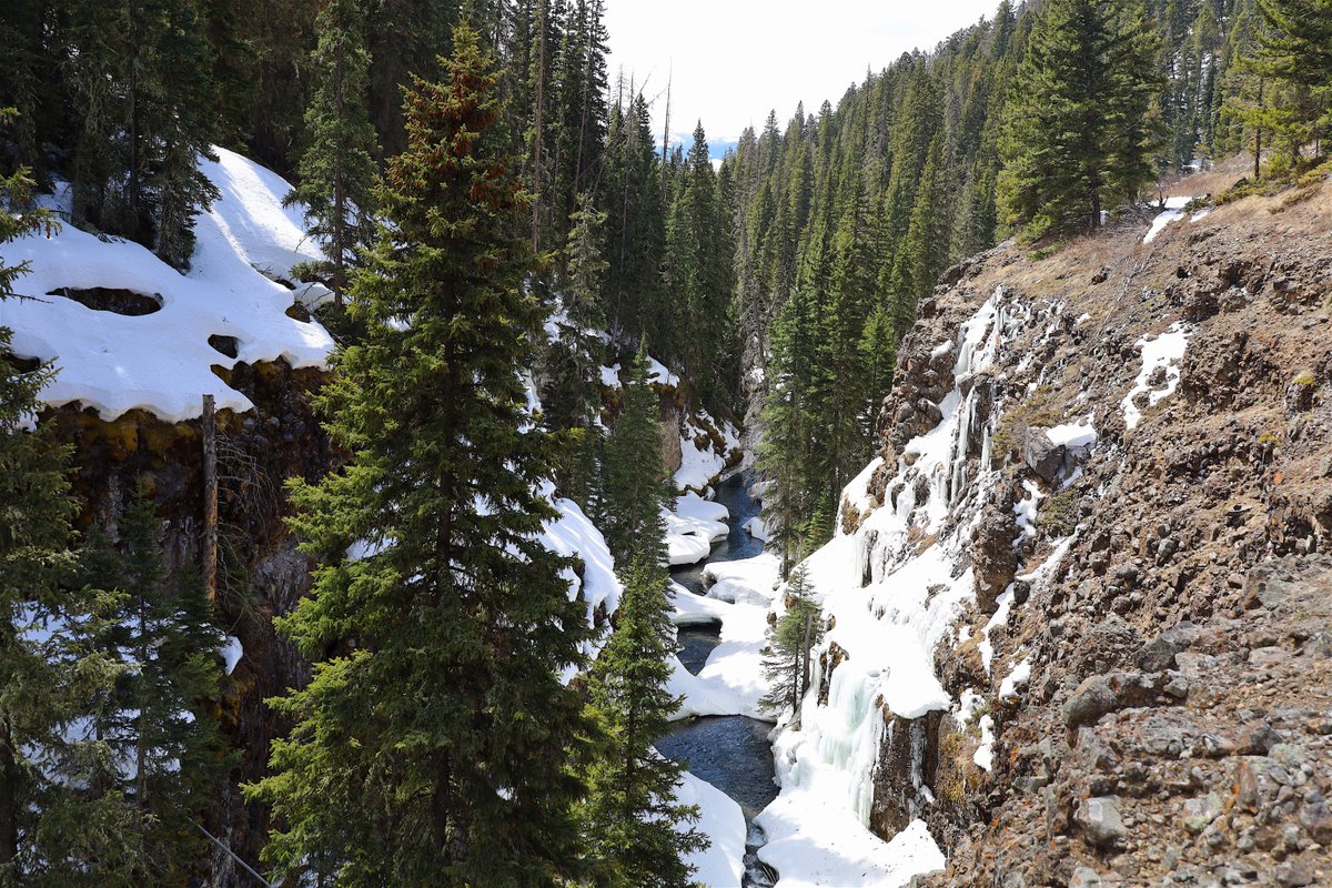 There's no access to the canyon from below and downstream. I'll just have to keep trying.Caution, Icebox Canyon is not to be taken lightly, this is a very dangerous area. Do Not, get yourself in trouble here.