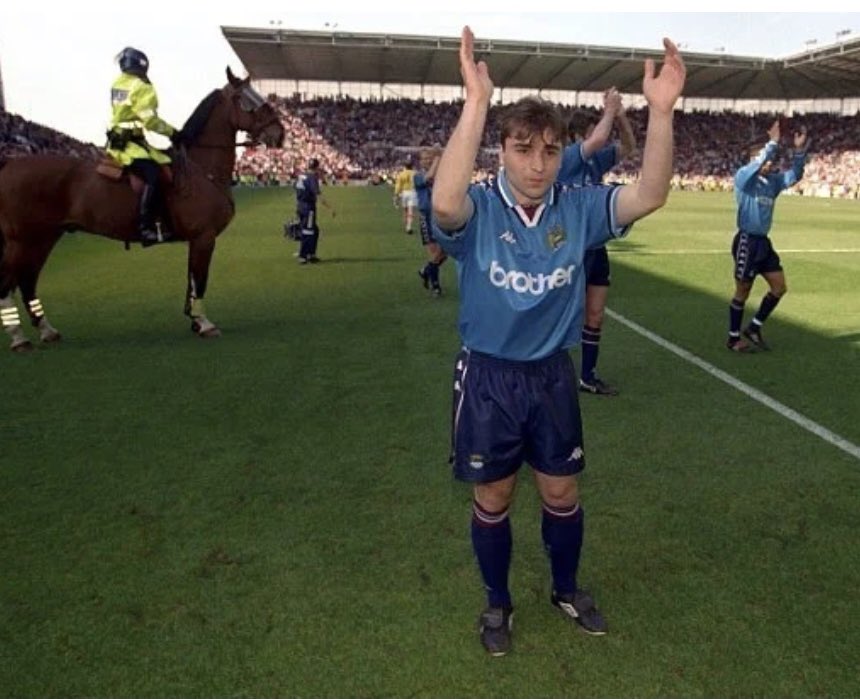 Elliot Dinsdale tweet media