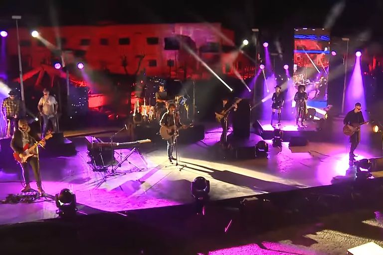 Ahora! 📻 🎙
<a href="/psbaraglia/">Paolo Sbaraglia</a> nos cuenta todos los detalles del histórico show de @losfundamentalistasok 🎵
en Epecuén!

FM 92.5
popchascomus.com.ar
WhatsApp (2241) 41-872