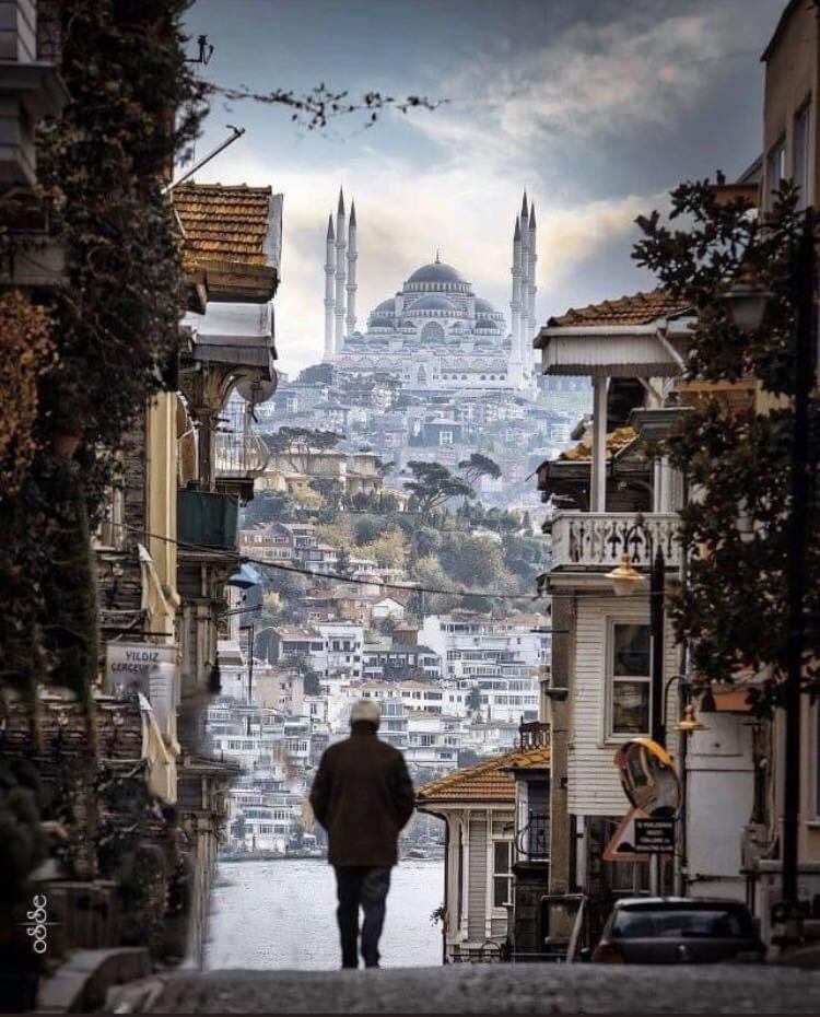 Kendi menfaatleri söz konusu olduğu zaman hiçbir ölçü tanımayan insanların arasında yaşıyoruz.(İbrahim Tenekeci)