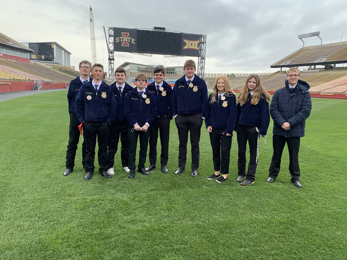 RiversideFFA's tweet photo. The 93rd @iowaffa State Leadership Conference started with a trip to Ames to tour the sports turf management operations at Iowa State! Stay tuned for more updates throughout the week! #RivFFA | #iaffa21 https://t.co/10Xcjwhi6h
