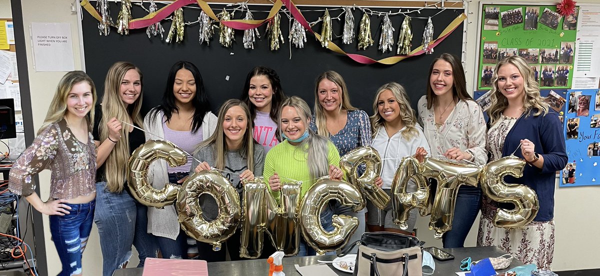 SSUdthy's tweet image. Bittersweet goodbye party for our second year students.💜🦷