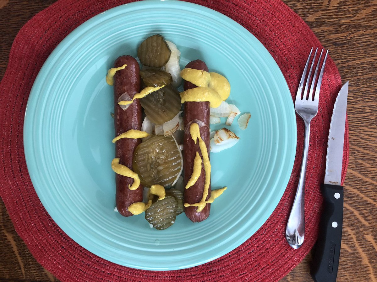 SeanDowey's tweet photo. Post workout meal. Two dogs with some Devils Spit pickles. Dick jokes are welcome. #PresentationIsEverything https://t.co/65hCspzsO4