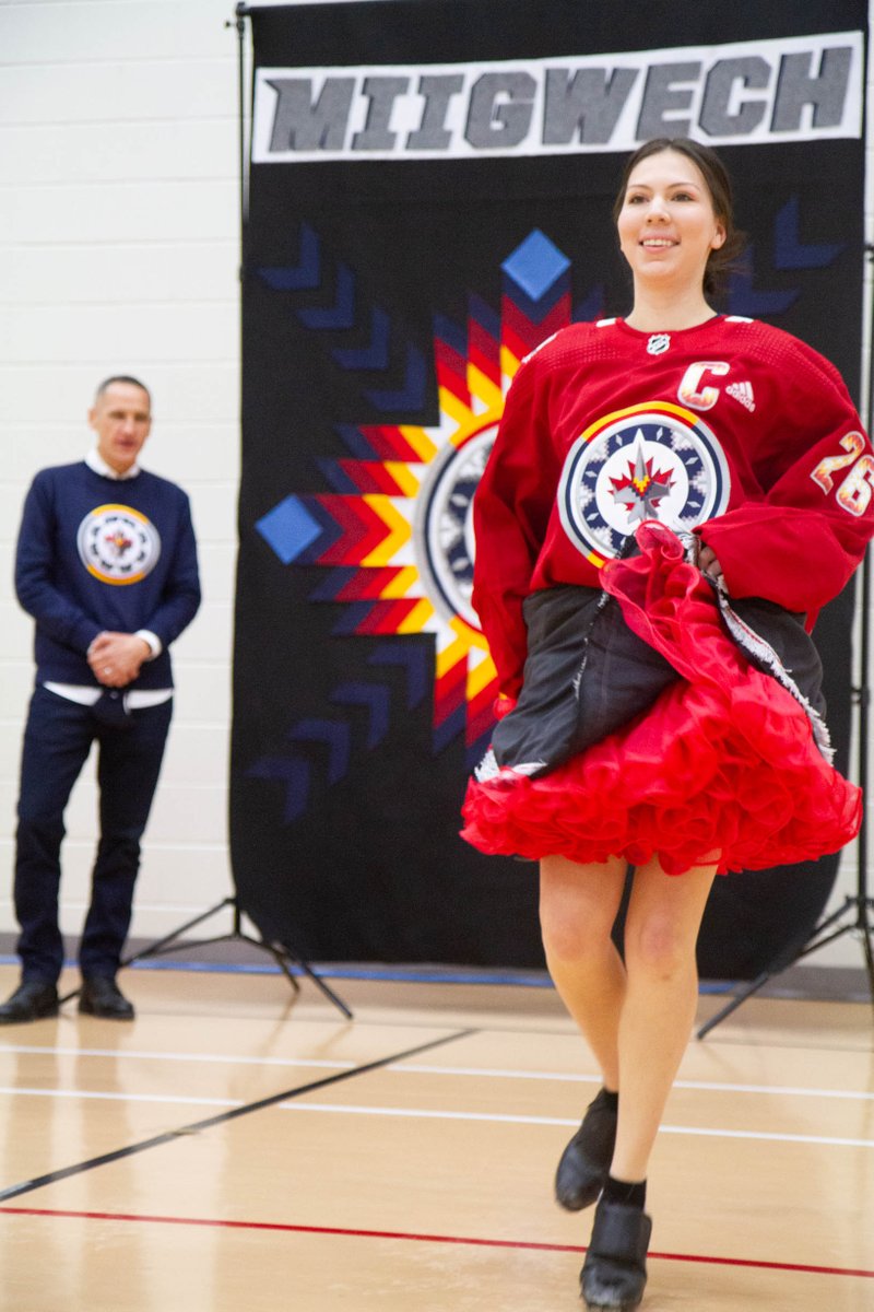 wasacnews's tweet photo. Many thanks to our partners at TNSE and northern Manitoba for continuing on our journey together of supporting, sharing, and celebrating Indigenous culture and pride. #Ekosi #Maarsii #MasiCho #Meegwich #Nakurmiik #Pidamayayapi @NHLJets @ManitobaMoose https://t.co/UcUgvAgVaN