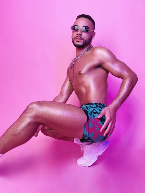 1 pic. BODIED ???? https://t.co/91vaEVVYJb for the drip ? https://t.co/hWGpsJHLr8