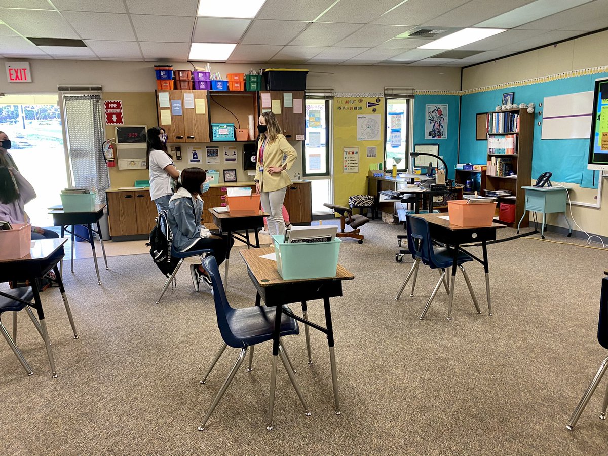 NautilusK8's tweet photo. We loved having our Middle School scholars back on campus today! So much joy as scholars reunited with old friends and met new ones (and teachers!) in person for the first time. Remote scholars, we love having you in class “with” us! ⚓️⚓️ https://t.co/oOnjHSK5D4
