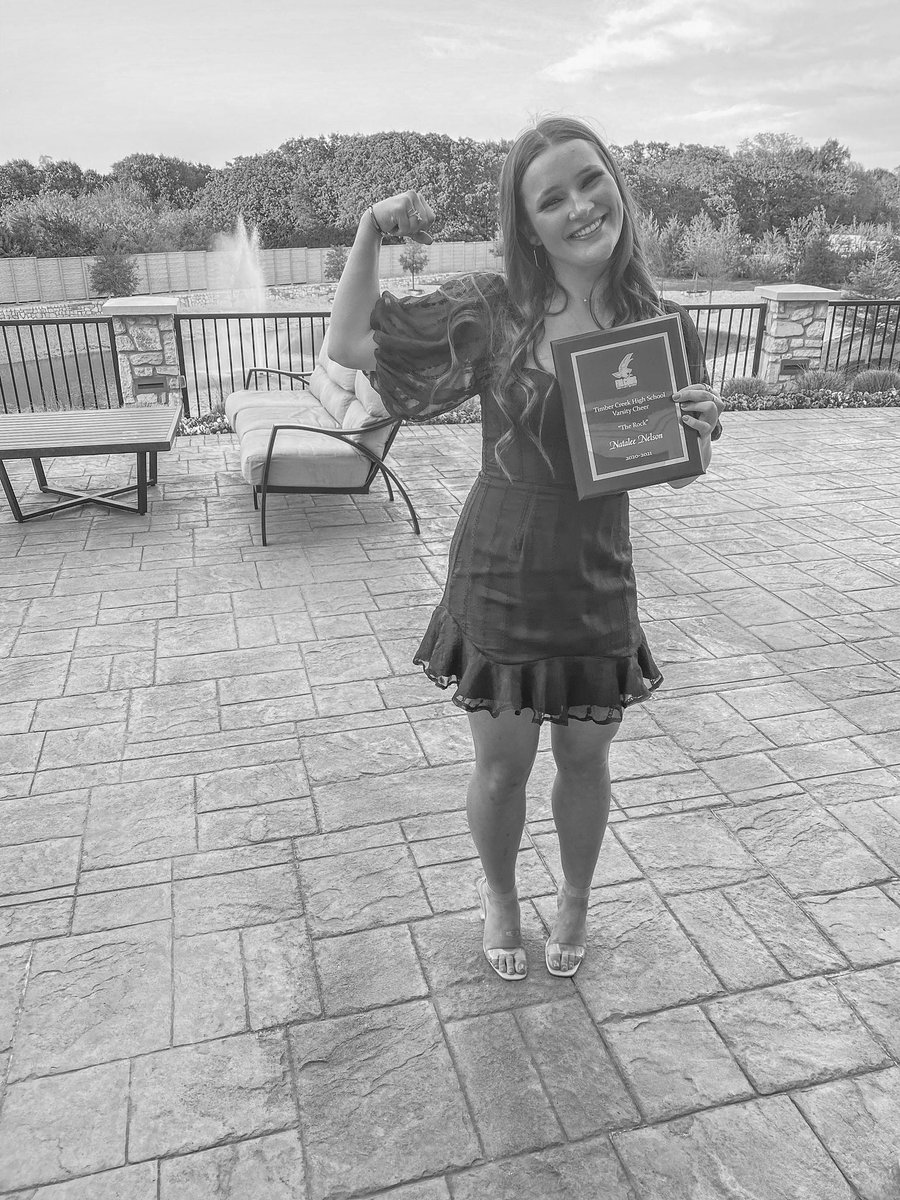 NataleeSarah's tweet image. cheer banquet with the best people ever!!! #rock #junioryr!!