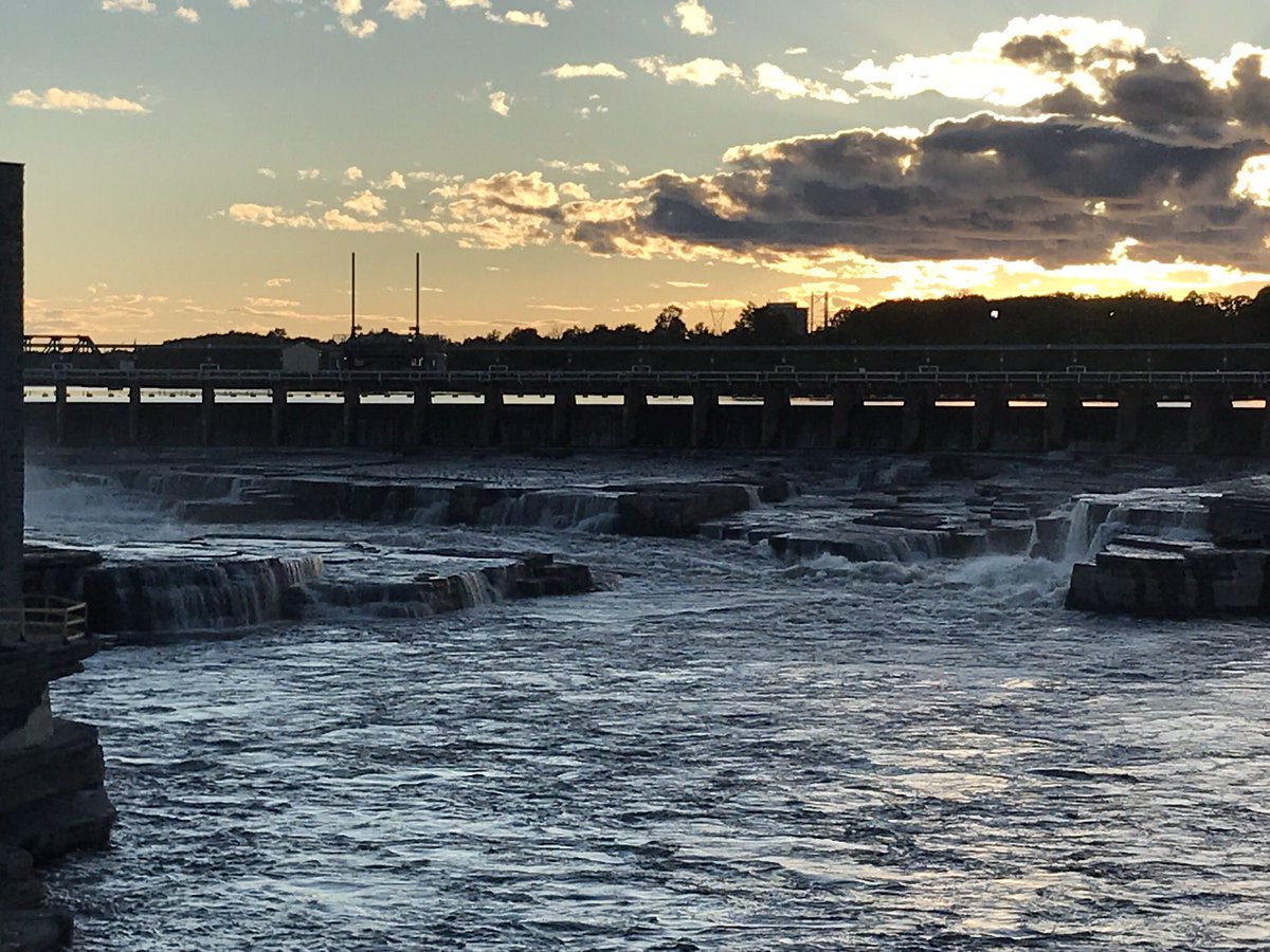 Ottawa, you sure are looking lovely tonight. ❤️