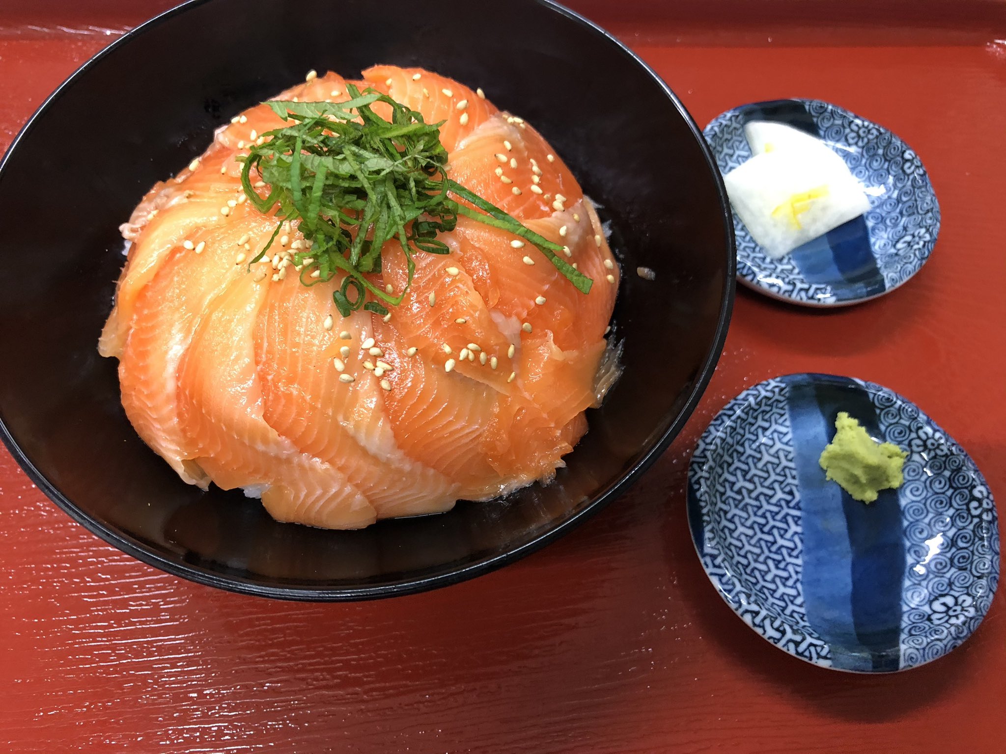 山本屋魚濱 Sharp Jp 滋賀県長浜市に昨年2月にオープンしたビワマス料理の専門店 山本屋魚濱です 当店では幻の魚 琵琶湖の宝石と呼ばれるビワマス料理をいつ来てもお腹いっぱい食べれるお店をコンセプトにビワマス漁師さんと提携し 直で仕入れる事により