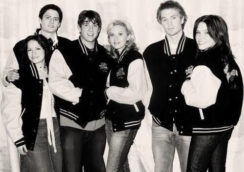 ONE TREE HILL LIVE WATCH THREAD!
