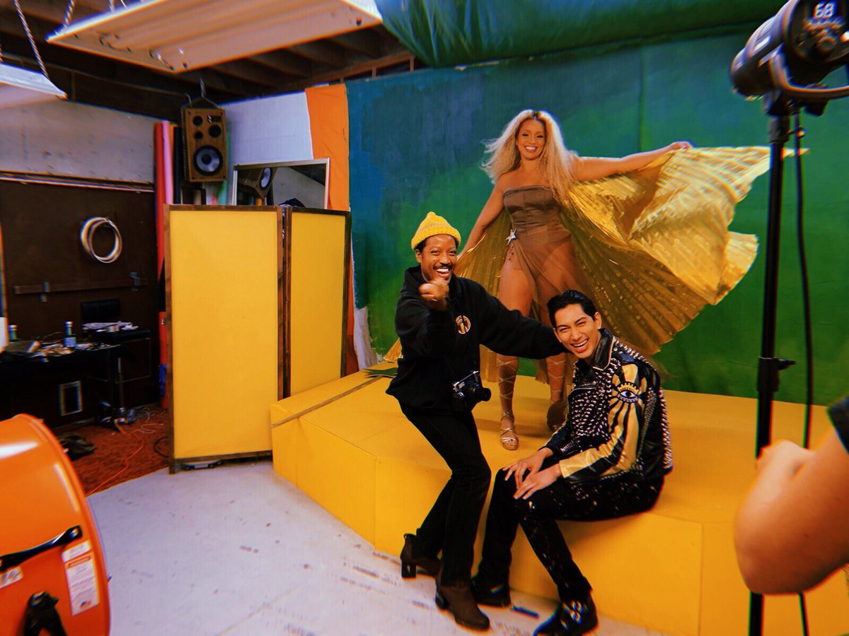 LionBabe's tweet photo. Wishing @JeffHova an amazing solar return today! Ya’ll are not ready for these new looks for our new album #RainbowChild 🌈 magic as always! Thank you for all you do! #happybirthday #jeffhova #teamlionbabe #mrstyle https://t.co/aj2EDxRFuA