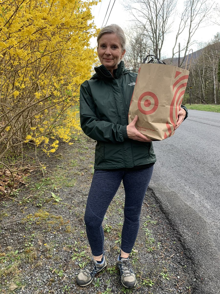 Christina Dahl tweet media