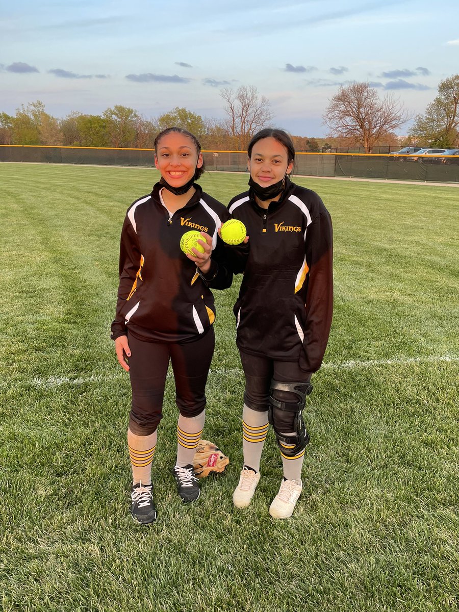 Jv Ended the season splitting with SMS, congrats to Jamaya Parker on her first HR, and Aliyah Jones on her HR tonight! Great job ladies! #yeswecan #celebratethegains #govikes