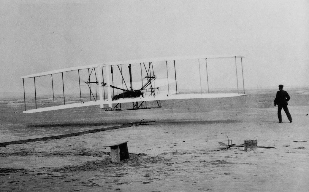 PhysInHistory's tweet photo. How it started              How it's going https://t.co/4FAOi7WZwL
