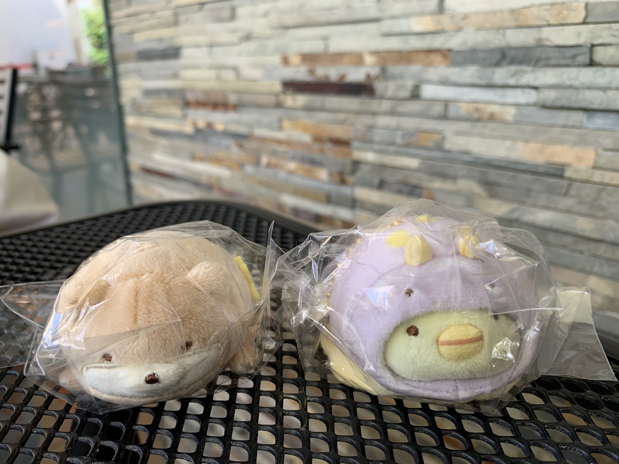 Tomo 我が家のお目当てちゃん W 早く開封してあげたいけど 娘に怒られるからこのままw 体にクラゲとヒトデをつけて可愛い 艸 サンシャイン水族館はグッズ売り場に少しずつご案内してくれて 安心して見れました W ありがたいです