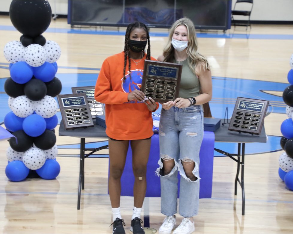 🌸2021 Senior Celebration!🌸 Congrats to all of our award winners this year. So happy we were able to send off our seniors with some love! #bnvb