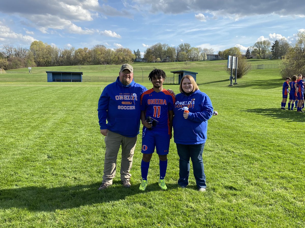 SportsOneida's tweet image. Our boys soccer team celebrates their seniors this afternoon and then went on to play a great game against Corcoran.  #oneidastrong