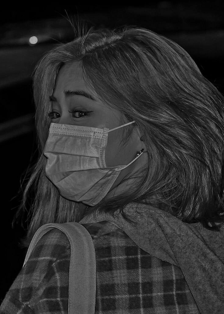 ❝netta❞ / logout tweet media