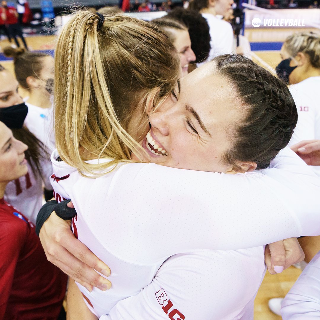 Can't beat that feeling! 🤩

#NCAAVB x <a href="/BadgerVB/">Wisconsin Volleyball</a>