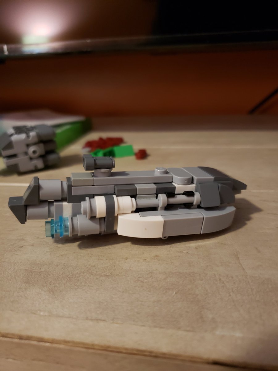 NkroPrncss's tweet image. This was a pain to design and took me 4 attempts to get to my liking. But it has landing gear, a mini cargo crane and little cargo containers. Not perfect but was a nice challenge! 
#LegoStarWars #LegoMicroFleet #NoInstructions