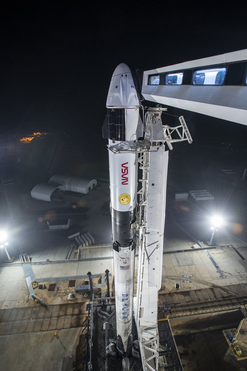 quadricglass's tweet photo. When I opened Elon Musk's threads, my mind brought #Dogecoins on the exterior of his rocket automatically🤣 https://t.co/Z77TK4n0Rk