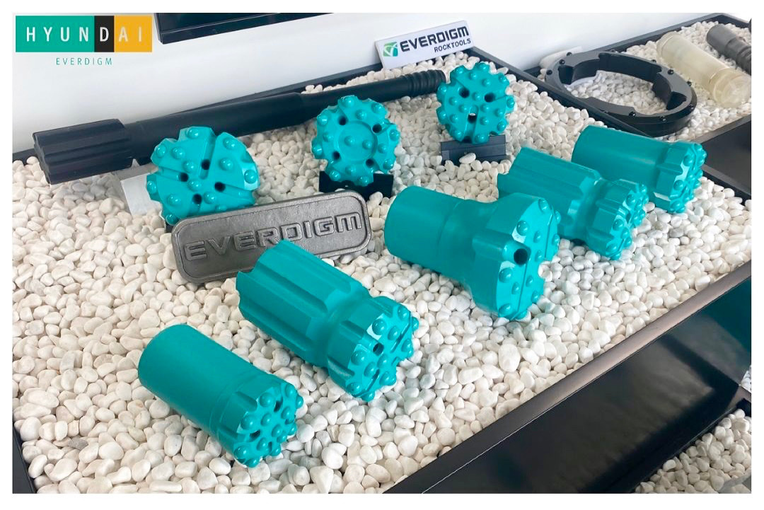 HRocktools's tweet image. Button bits!
👉Большой выбор
👉Индивидуальный заказ

Hyundai Everdigm rocktools!
**Высококачественней Сервис = Довольный Клиент!**

#hyundaieverdigmrocktools #everdigmrocktools #dthbits #drillingrocks #dilling #drillinglife #drillingmachine #drillingcompany #drillingjob