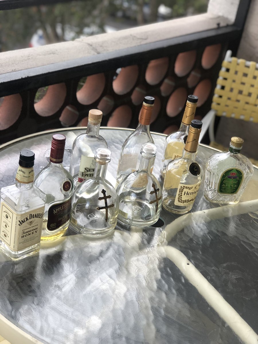 ZOEDATWAY's tweet image. We surely didn’t give af about our liver 😂🤣😭 @jacy_jean @moe_reckless_