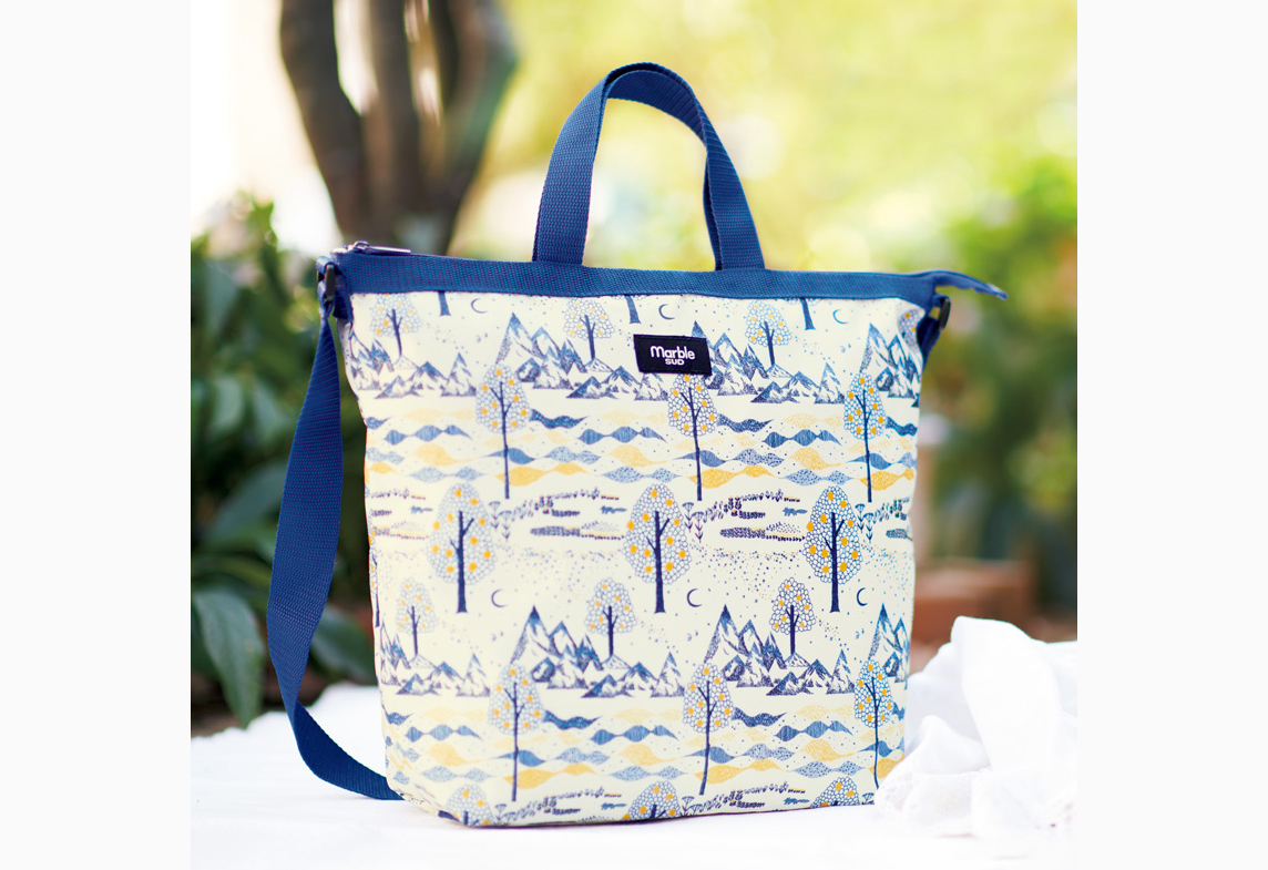 雑誌付録ダイアリー リンネル 6月号 付録は Marble Sud 保冷機能付きbigショルダーエコバッグ 薄手だからたたんで持ち運びok 長さ調節できるショルダーストラップで荷物が多い時もラクちん 雑誌付録紹介ブログ T Co E9jhcswjes リンネル