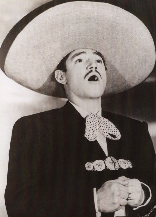 El cantante y actor mexicano Javier Solís murió un día como hoy, pero de 1966. A 55 años de su partida ¿Cuál de sus canciones es tu interpretación favorita?