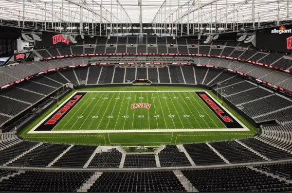 LukaVincic2022's tweet photo. Very thankful and excited to receive an offer fron UNLV! I can’t wait to learn more about all that the Rebels have to offer as a student and as a football player.  #UNLVFB #BEaREBEL https://t.co/H2qa8hTniW