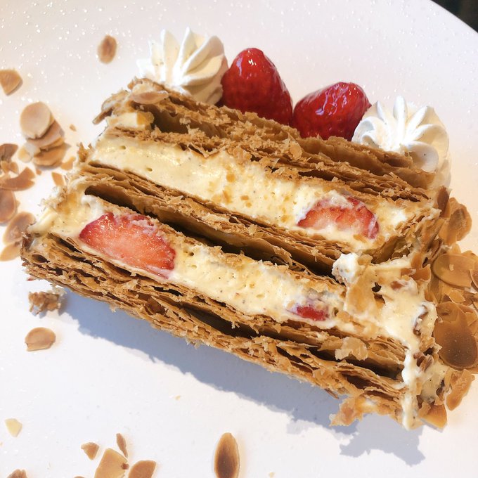 ナポレオンパイ はサクサク感がたまらない お取り寄せやおすすめは Sweetsvillage スイーツビレッジ