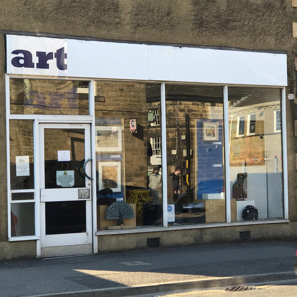 Open from 10am in #Holmfirth THE #art shop. Full of original artwork from local artists. Including me!! 🖼
