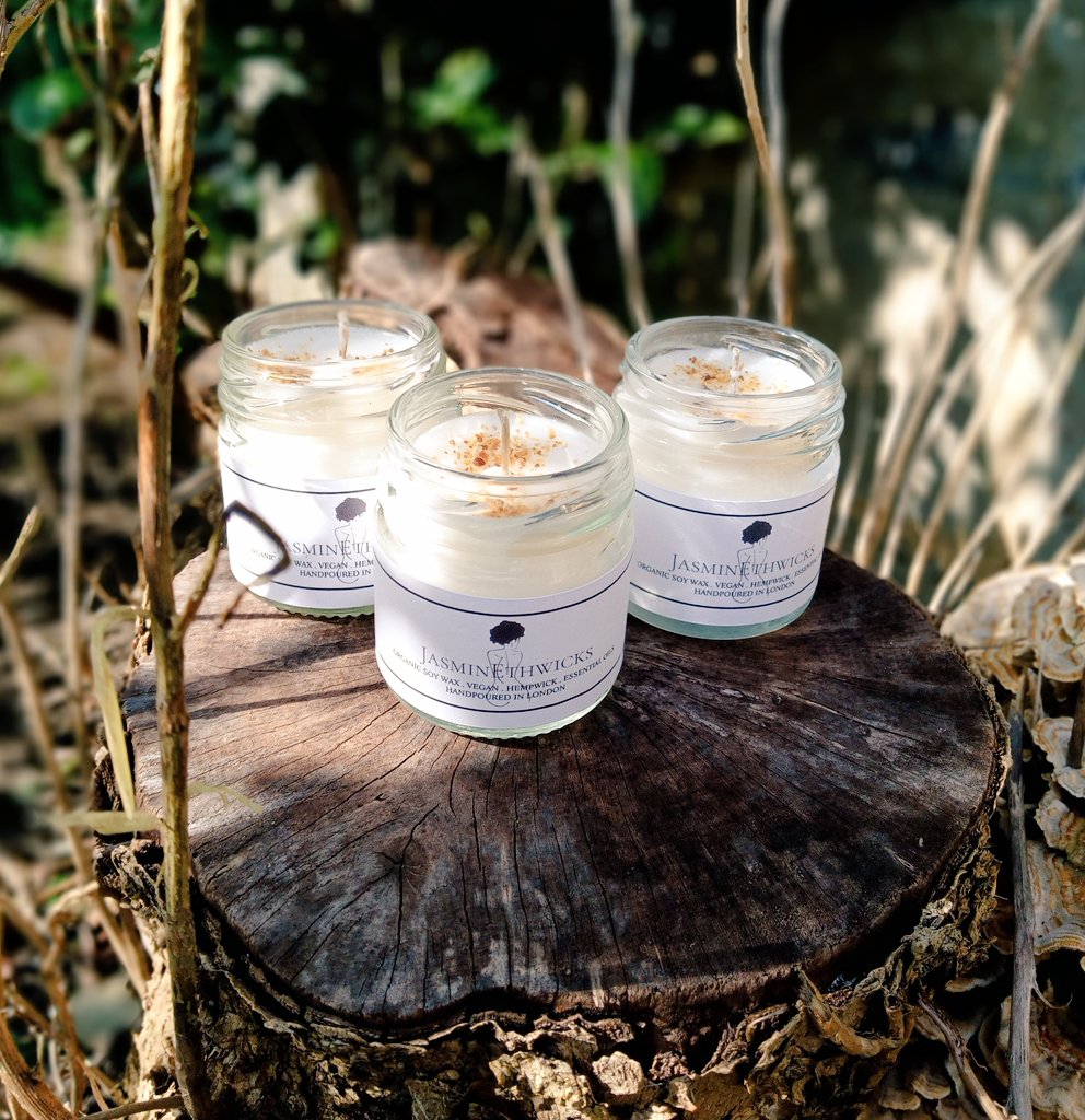 Good Morning #EarlyBiz the suns out. Hope everyone's having a wonderful day. Perfect whether for a little photo shoot of our Citronella Collection 🍋✨ #HandmadeInUK #handmadegifts #womeninbiz #SmallBiz #handmadegb #vegancandles