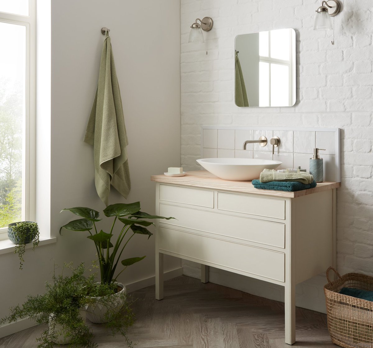 Spruce up your #bathroom and create a sanctuary of relaxation with house #plants 🌿

📸 @VADO_uk 

Visit our website for more bathroom #inspiration: thebathroom.co.uk