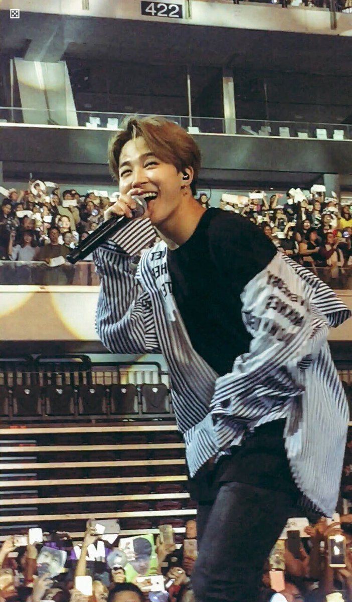 IMAGINE BEING THIS CLOSE TO JIMIN ?!%@&?#!%
