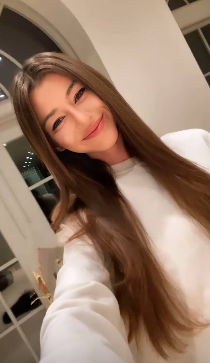 jesuisinutileO's tweet photo. she's queen #respectEleanor https://t.co/tHOB7CmS6l