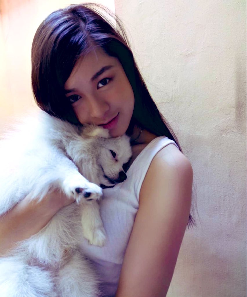 KissablesOnlin2's tweet photo. It’s hard when you miss people. But you know if you miss them, that means you’re lucky. It means you had someone special in your life, someone worth missing.

@KissesDelavin 

MI22ING YOU KISSES
#KissesDelavin https://t.co/GazESRjtKG