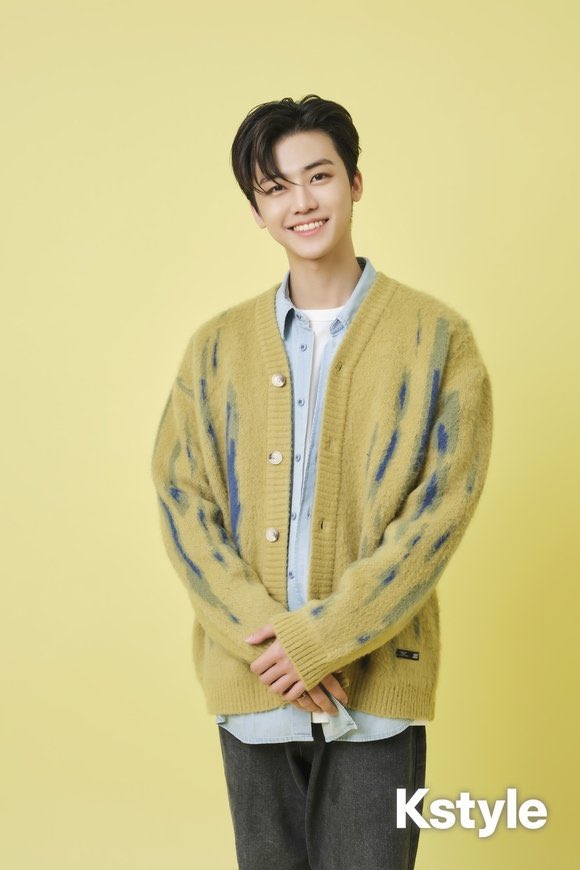 เหมือนแต่งตัวคุมโทนคู่ 🤍