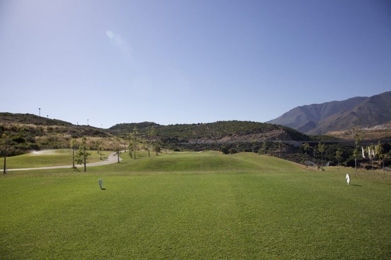 arqiaam's tweet photo. Hoy toca conocer #AzataGolf ...Al lío!!!⛳️@MarcoMartinSMG #StirlingMartinGolf https://t.co/WOzWFk1ccc