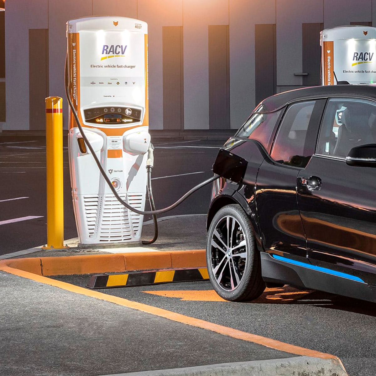 BmwVisual's tweet photo. #bmwi3 #bmwbornelectric #bmwi3moments #bmwi3accessories #bmwcharging #bmwclub https://t.co/kghcs2kMcp