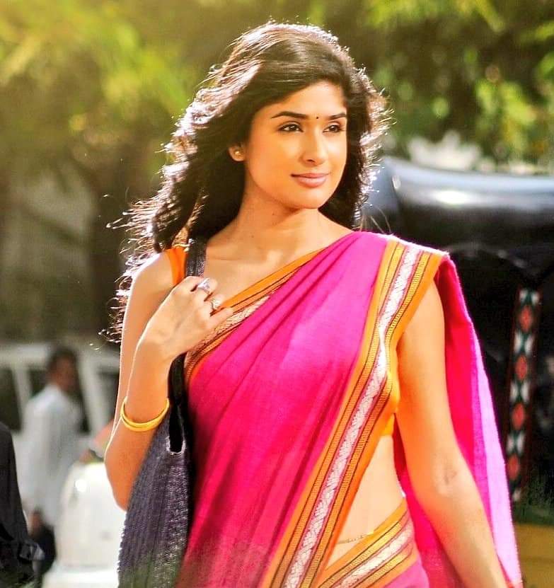 kayaldevaraj's tweet photo. April 20th
#Pagaivan #UllamKollaiPoguthae #InidhuInidhu Movie's Heroine #AnjalaZaweri Birthday
தமிழில் வெளியான #பகைவன்
#உள்ளம்கொள்ளைபோகுதே #இனிதுஇனிது ஆகிய படங்களில் கதாநாயகியாக நடித்துள்ள பன்மொழி நடிகை #அஞ்சலாசவேரி பிறந்தநாள் https://t.co/AKQQFxSy6r