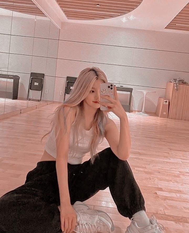 𝑾𝒊𝒏𝒅𝒚💘|rest tweet media