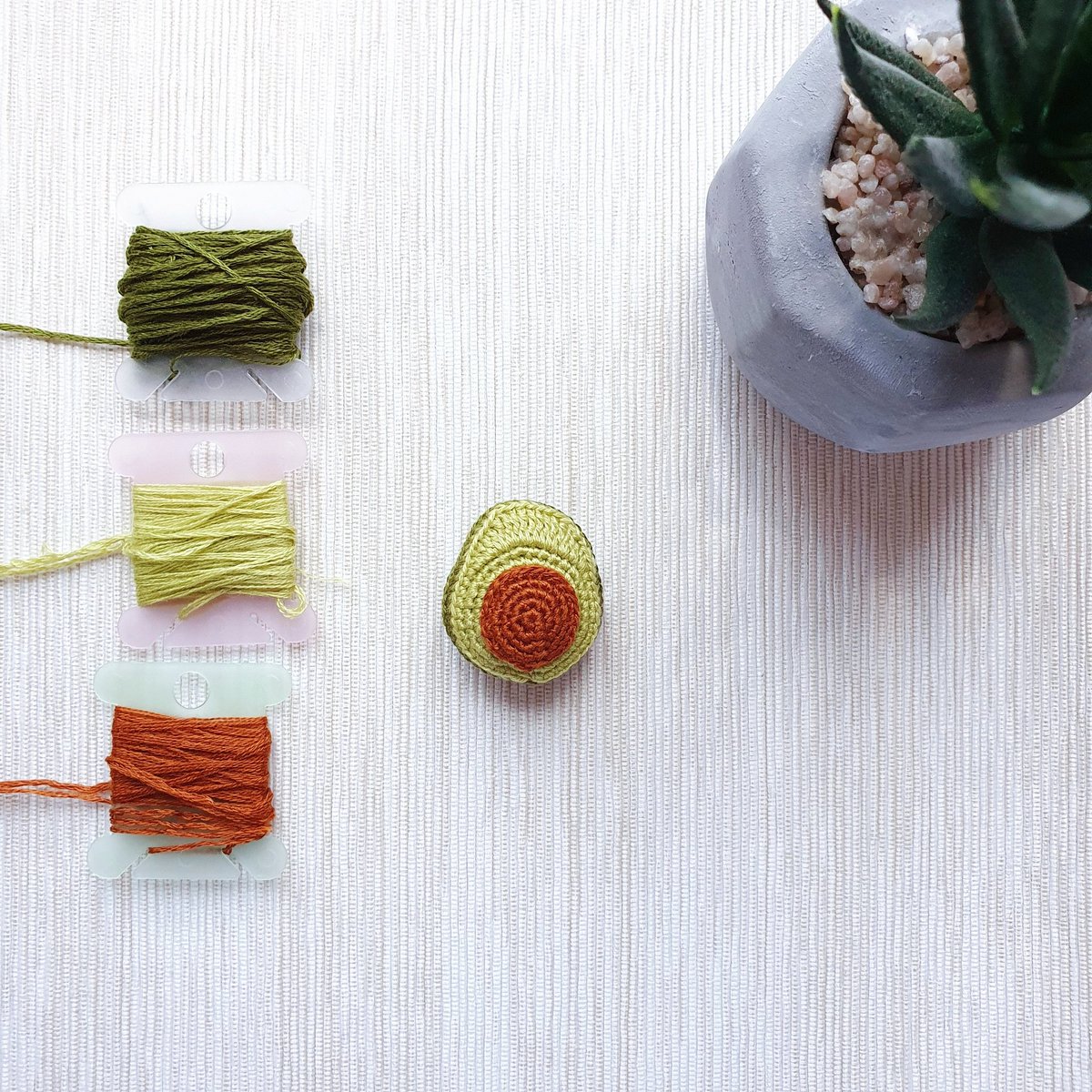 hellokitcrafts's tweet photo. Tuesday Avo-entures 🥑🥑🥑
#badpuns #eatyourfruits #avocado #avolove #crochetersofinstagram #craft #crochetforsale #handicraft #handmadesg #diycrafts #diy #foodie #flatlay #amigurumi #amigurumidoll #aesthetic #supportsmallbusiness #supportlocal #supportlocalsg #etsyseller https://t.co/C2PlNjBbRJ