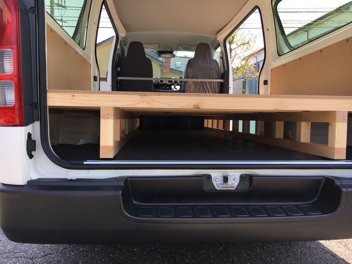 株式会社タニムラ 公式 完成しました Hiace ハイエース 床張り 床下収納